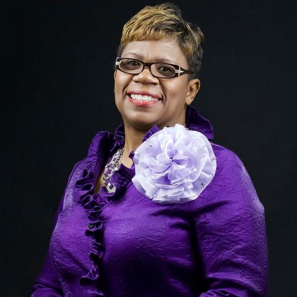 Meet your Posher, Shelia - Picture 1 of 1